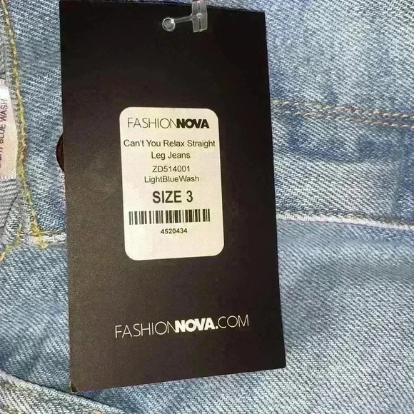 Fashion Nova Light Blue Wash Can’t You Relax Straight Leg Denim Jeans Size 3 - Picture 14 of 17